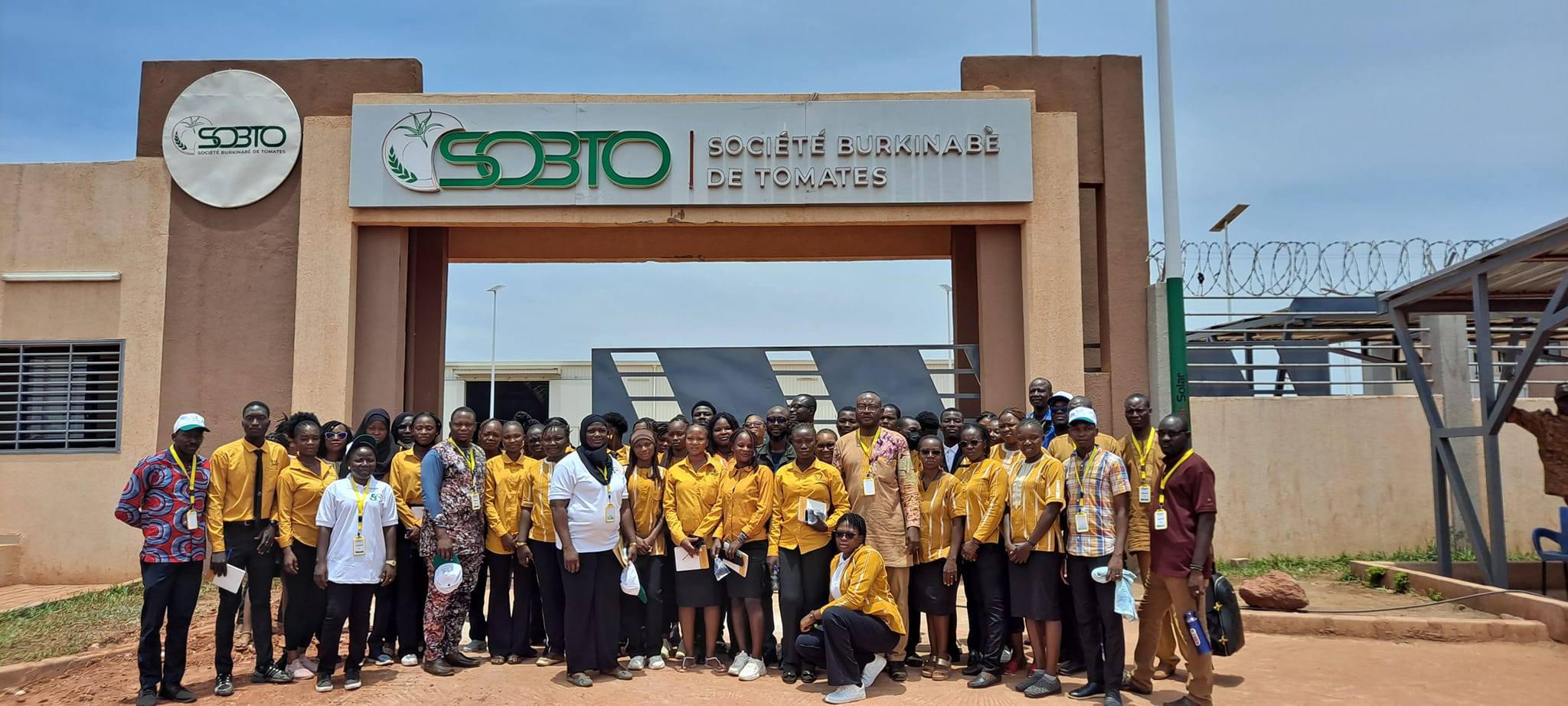 DG de la SOBTO avec les stagiaires de l’ISTIC 2025 
