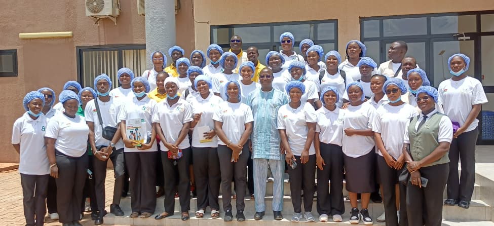 Les stagiaires de l'ISTIC à la fin de leur visite ont bénéficier de la présence du ministre de l'Enseignement Supérieur de la Recherche et de l'Innovation, le Pr Adjima TCHIOMBIANO