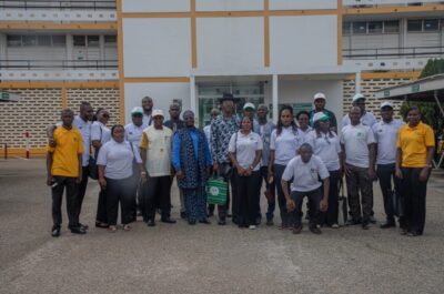 Photo de famille marquant la visite pédagogique de la délégation de l'ISTIC à la KNUST.